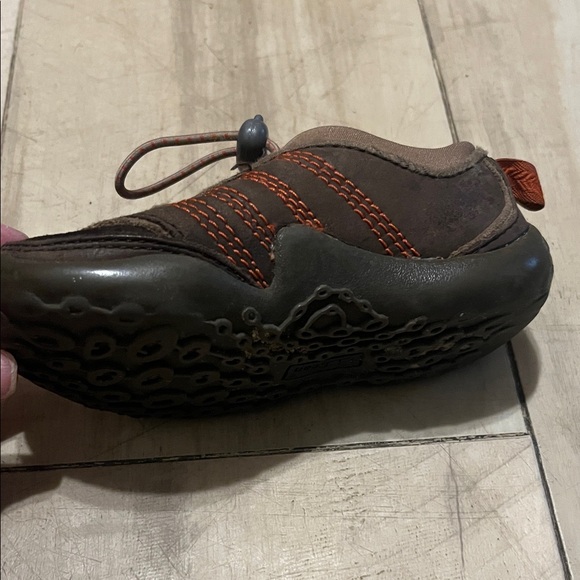 Nike Sandals, LL Bean Sneakers, and Black & Green Sandals - kids 7/8 - Picture 4 of 11